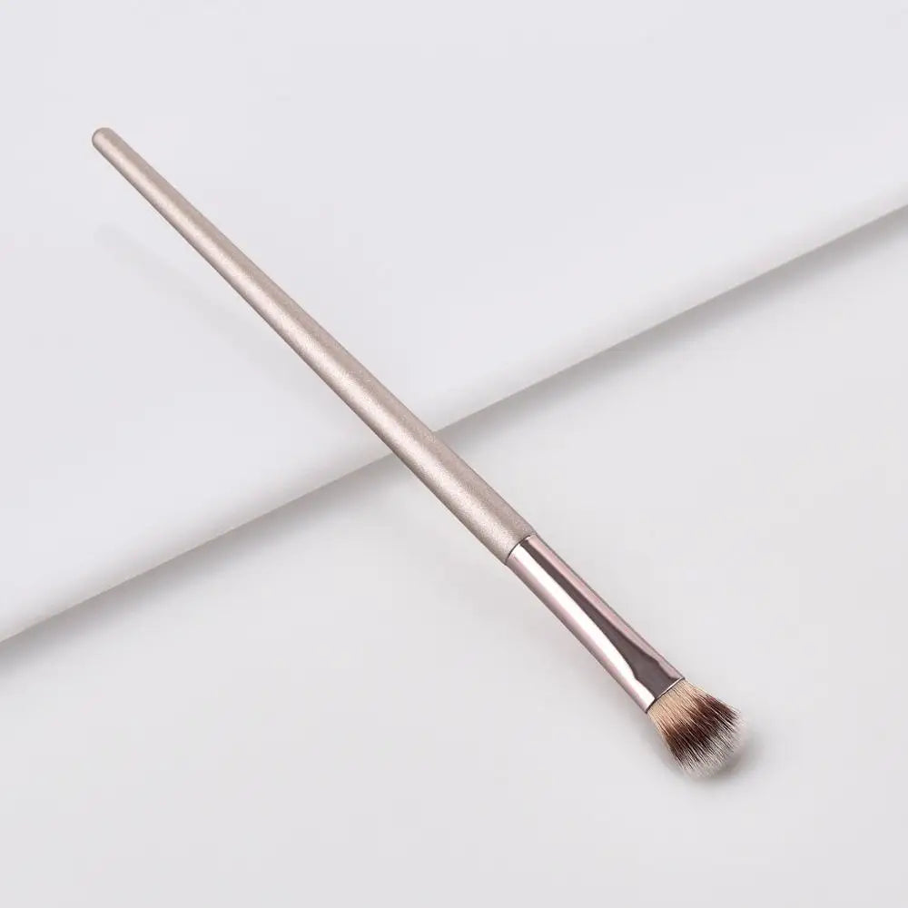 Luxury Champagne Makeup Brushes Set For Foundation PowdLuxury Champagne Makeup Brush Set – Foundation, Powder, Blush, Eyeshadow & Concealer Cosmetic Beauty Toolser Blush Eyeshadow Concealer Make Up Brush Cosmetics Beauty Tools