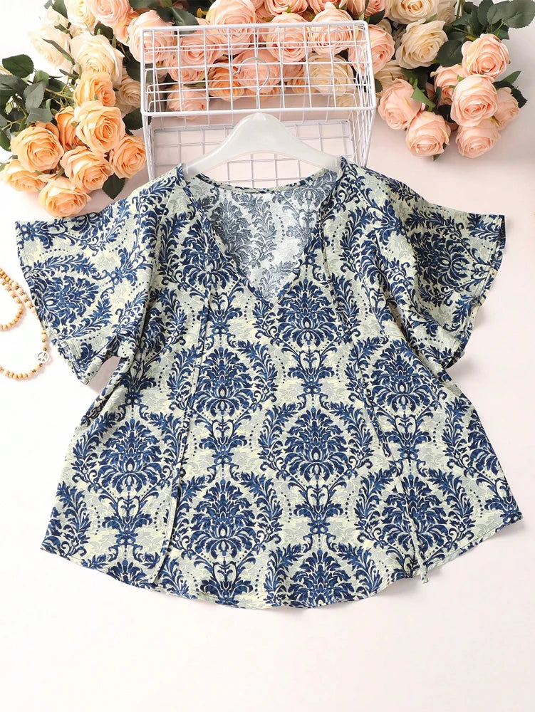 Plus Size Navy Blue Printed V-Neck Shirt – Loose Short Sleeve Casual Blouse for Women 🌿✨