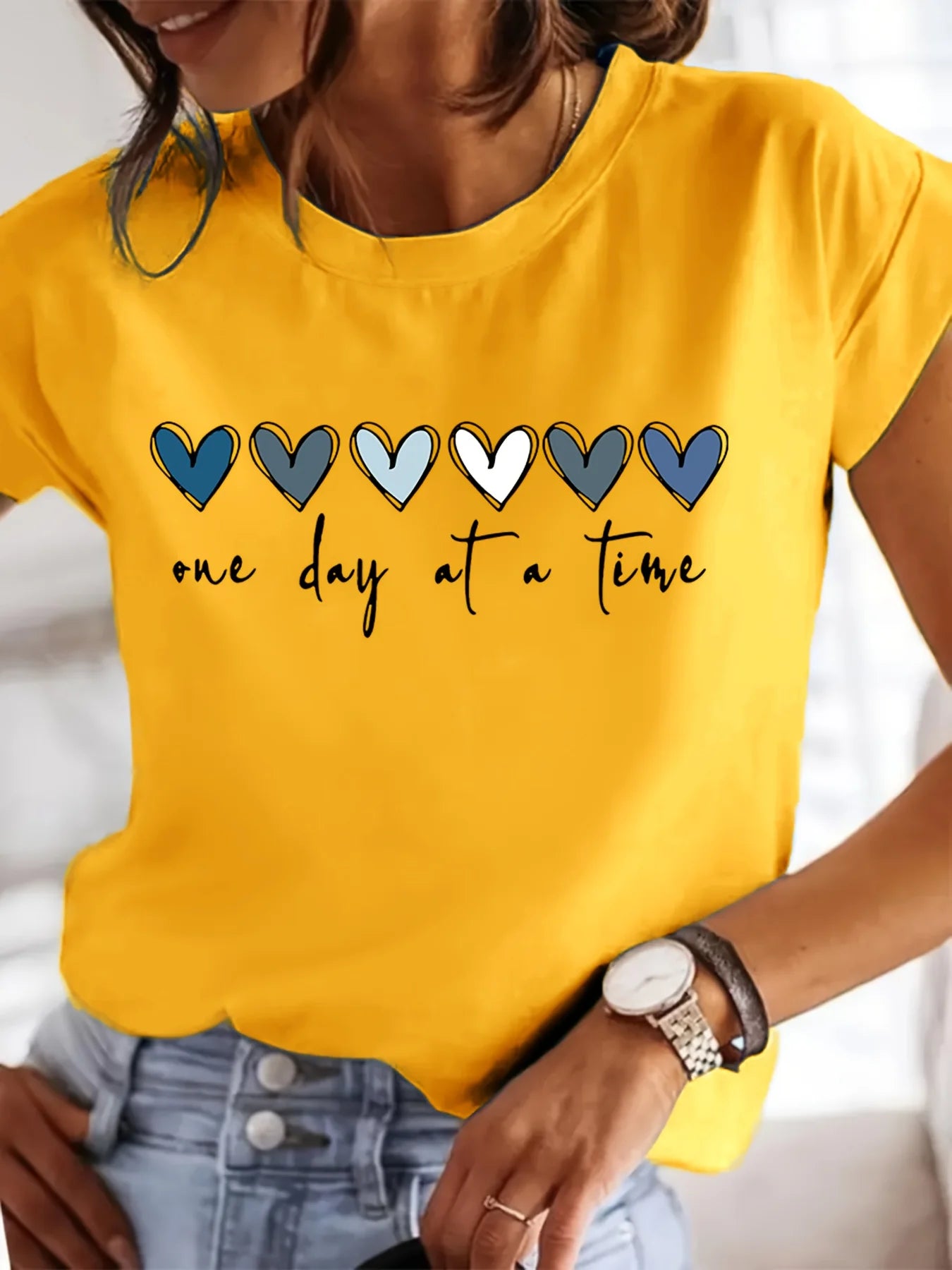 Women’s Casual Graphic T-Shirt – “It’s One Day at a Time” Heart Print Short Sleeve Round Neck Top ❤️👕