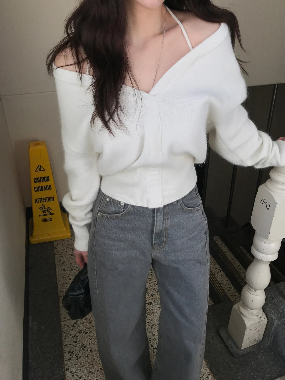 Women's Knitted V-Neck Top 👚 Chic Two-Way Wear ❄️ Hanging Shoulder Design Thickened Winter Fashion 🌟 Ladies' Knitwear