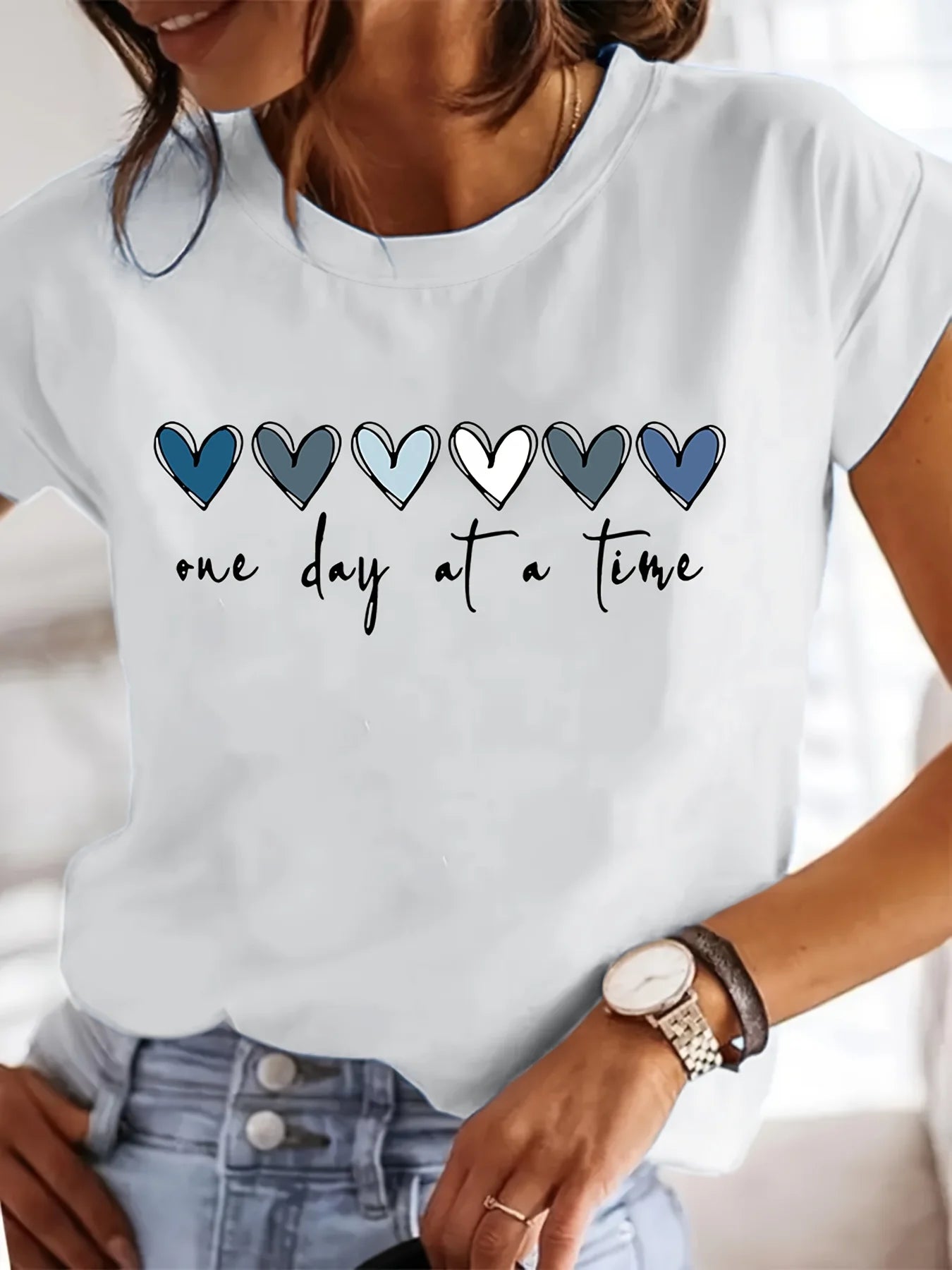 Women’s Casual Graphic T-Shirt – “It’s One Day at a Time” Heart Print Short Sleeve Round Neck Top ❤️👕