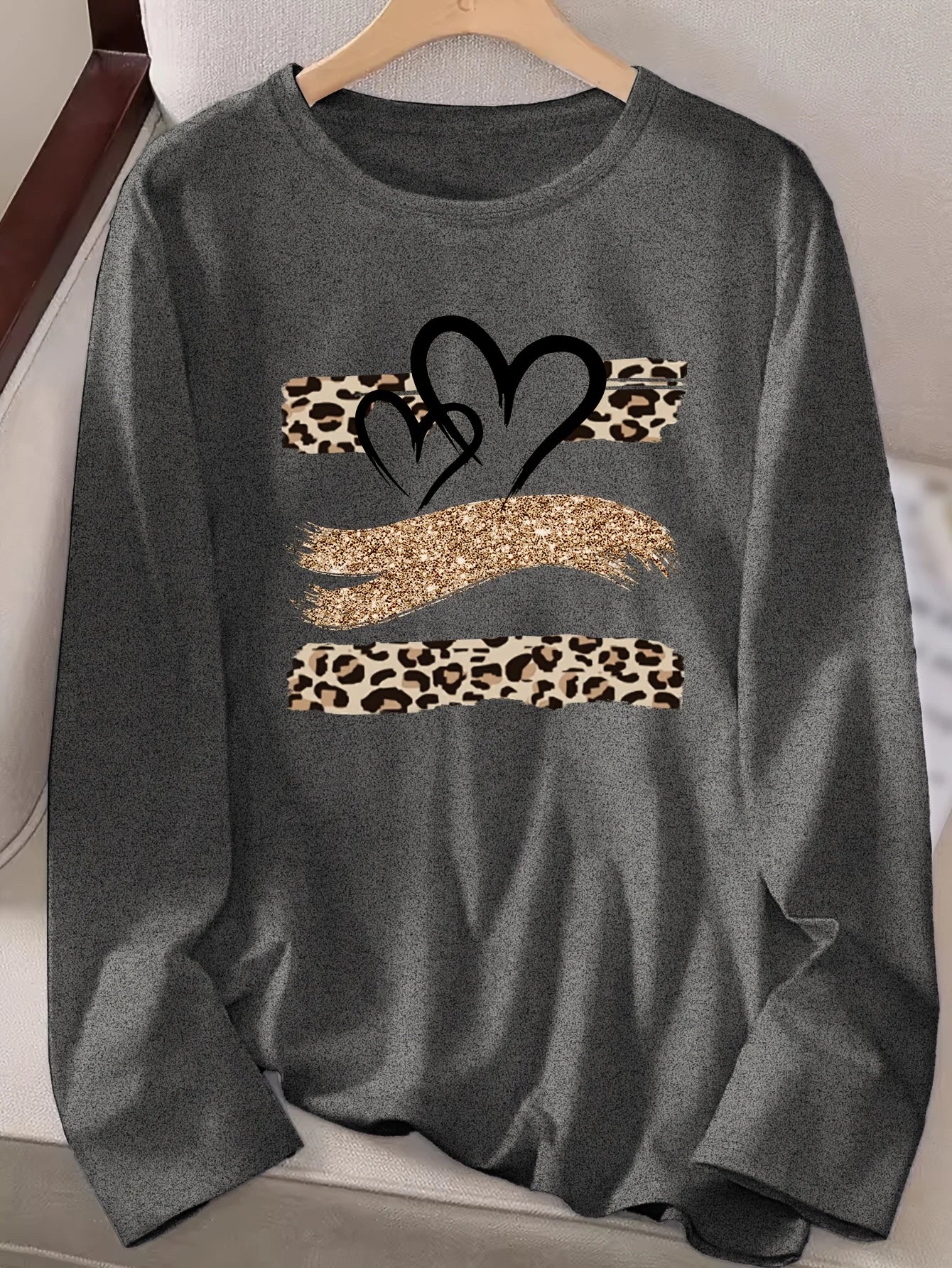 Women’s Spring Autumn 100% Cotton Long Sleeve T-Shirt – Casual Loose Round Neck with Leopard & Heart Print