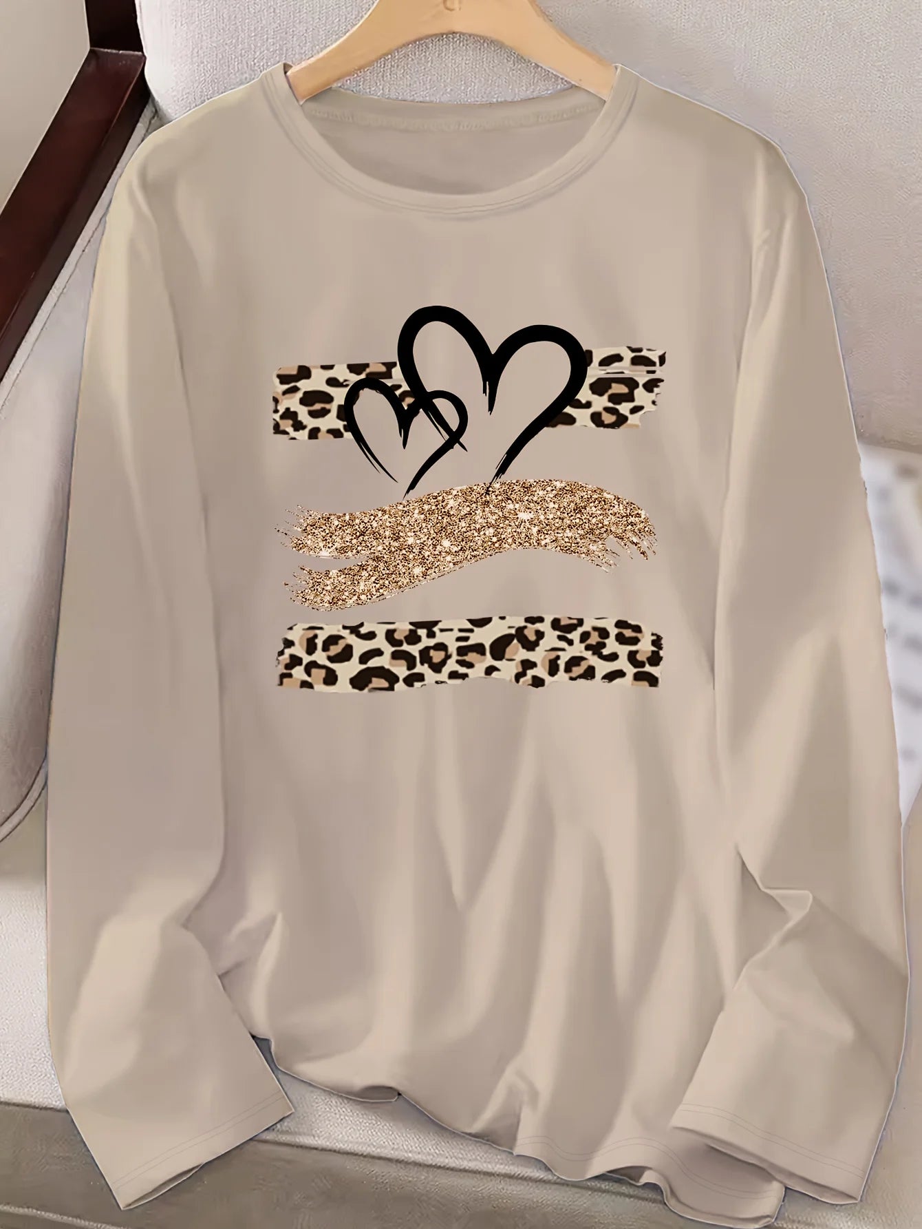 Women’s Spring Autumn 100% Cotton Long Sleeve T-Shirt – Casual Loose Round Neck with Leopard & Heart Print