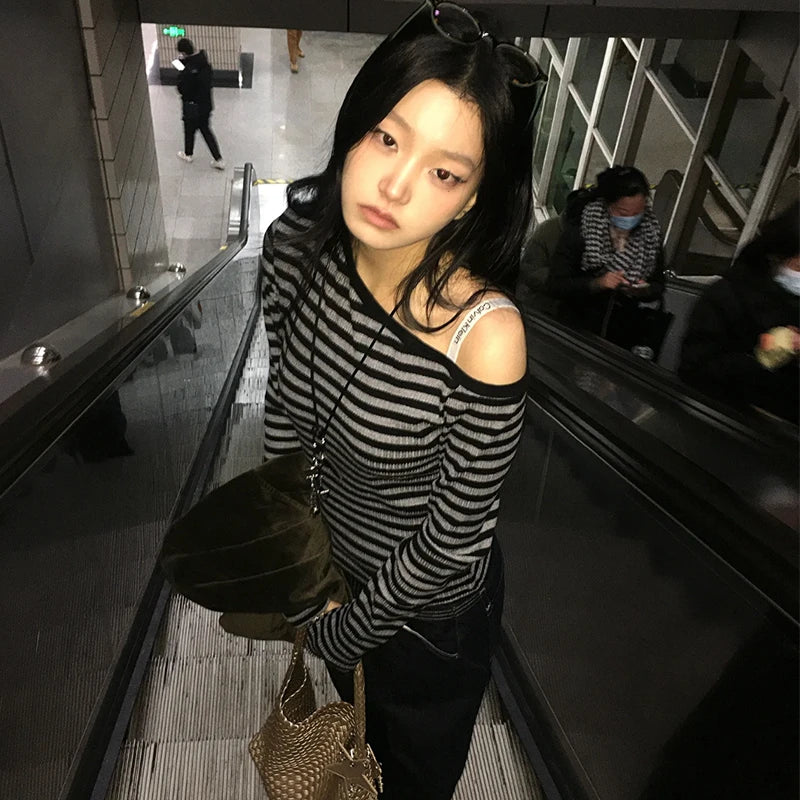 Genayooa Japanese Y2K Off Shoulder Striped Crop Top | Women's Long Sleeve Grunge Streetwear T-Shirt