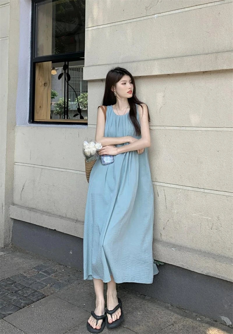 Summer Women’s Beach Vacation Dress – Sleeveless A-Line Midi Gown with Folded Skirt & Slimming Fit