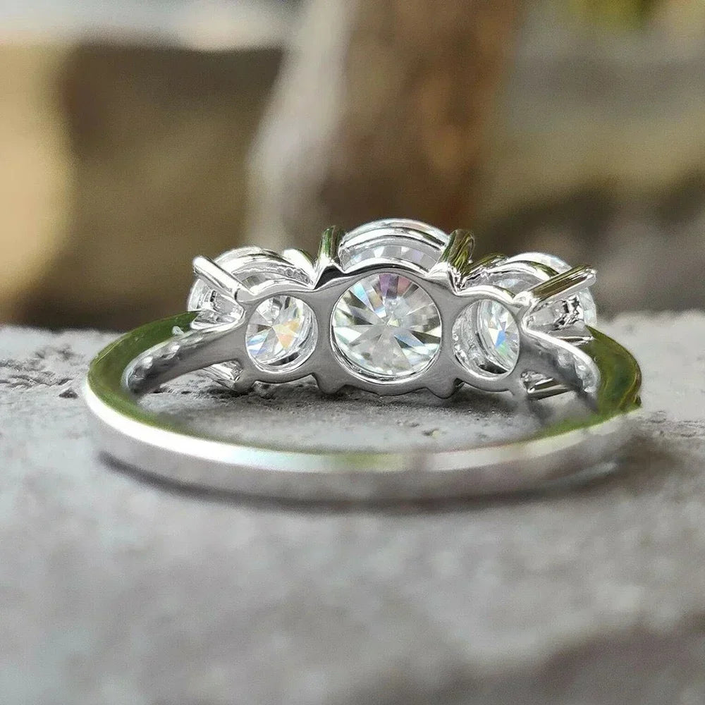 4 Carat Moissanite Diamond Engagement Ring – 925 Sterling Silver Three-Stone Wedding Band for Women