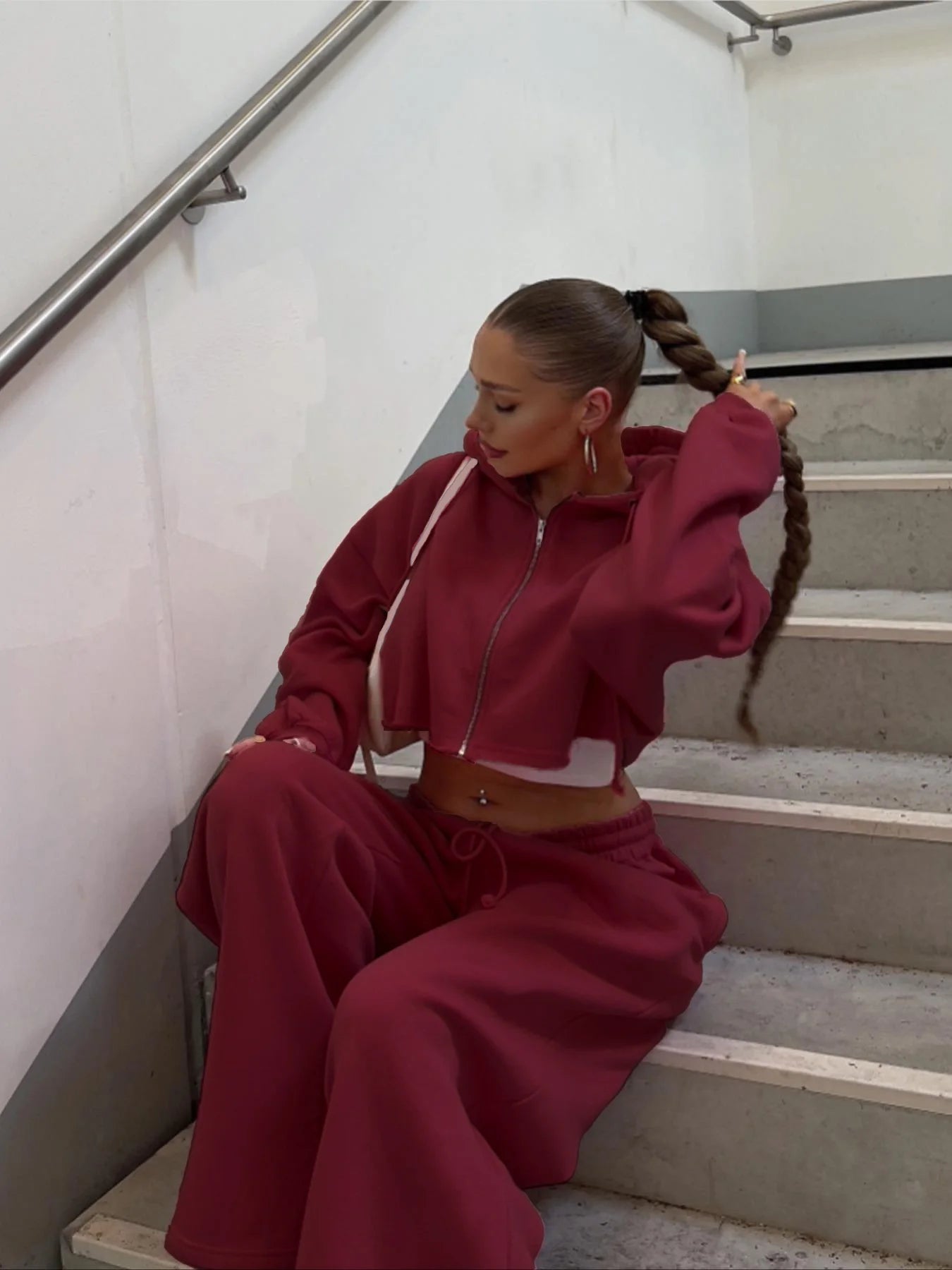 Women’s Hooded Zip-Up Cropped Tracksuit Set 2025 – Casual Hoodie & Long Pants Autumn Outfit 👕🍂