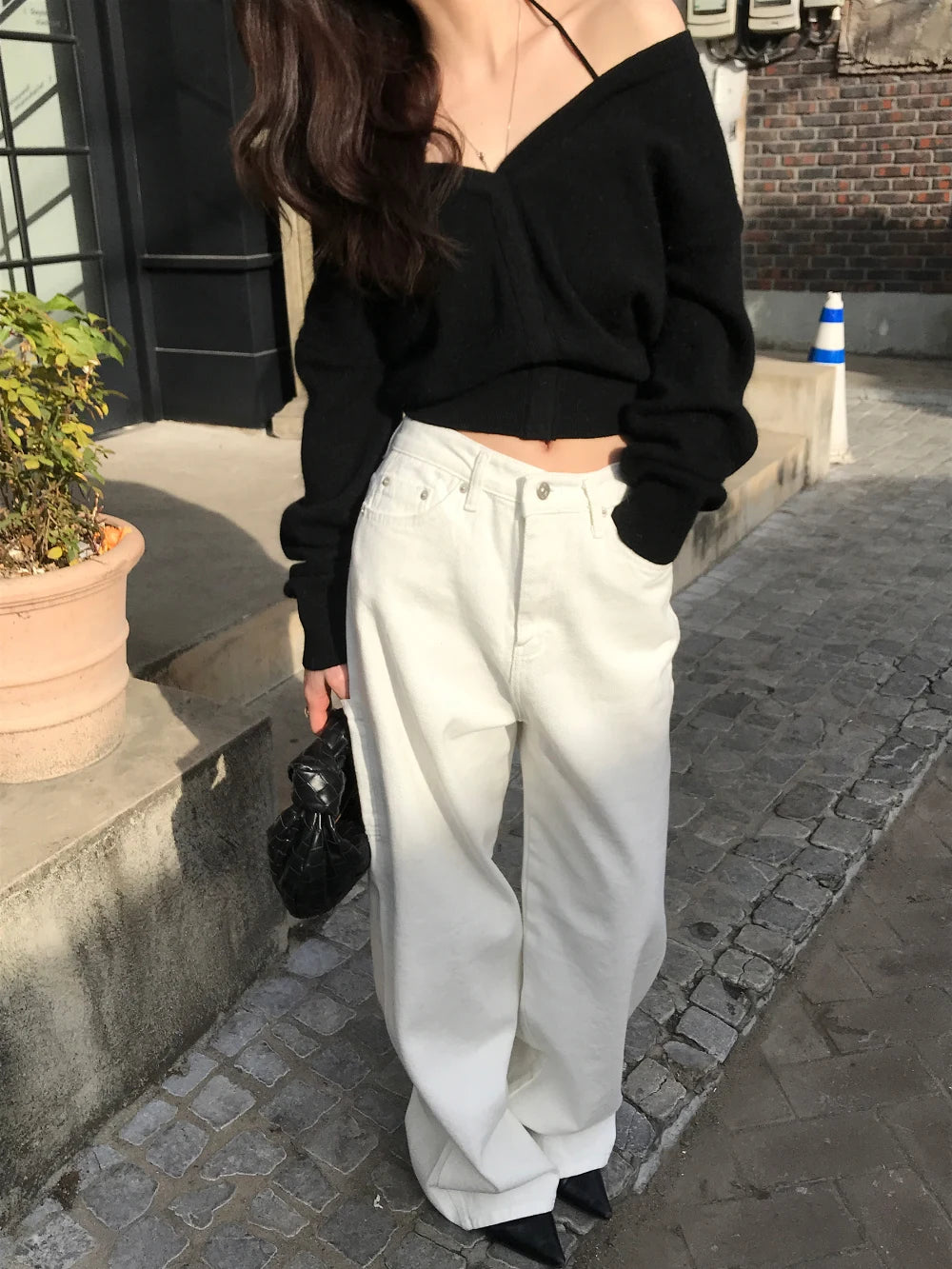 Women's Knitted V-Neck Top 👚 Chic Two-Way Wear ❄️ Hanging Shoulder Design Thickened Winter Fashion 🌟 Ladies' Knitwear