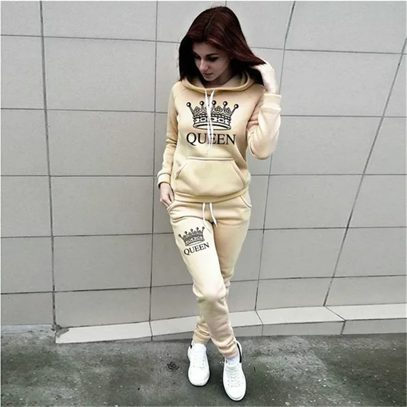Queen Print Women’s Fitness Jogging Suit – 2-Piece Hot Fashion Running Sportswear Set 👟✨