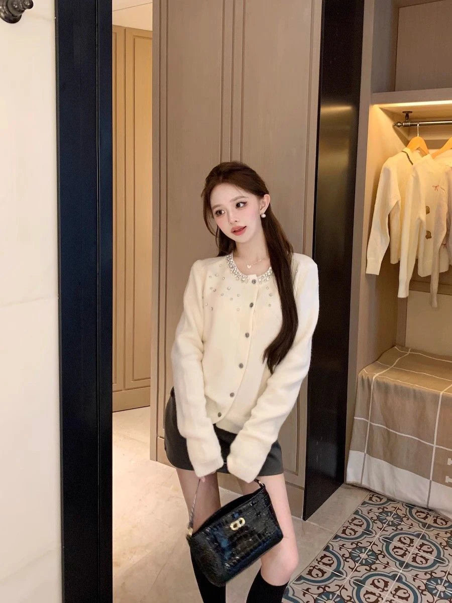 Heavy-Embroidered Diamond Women’s Sweater Cardigan – Soft Cozy Round Neck High-End Outerwear