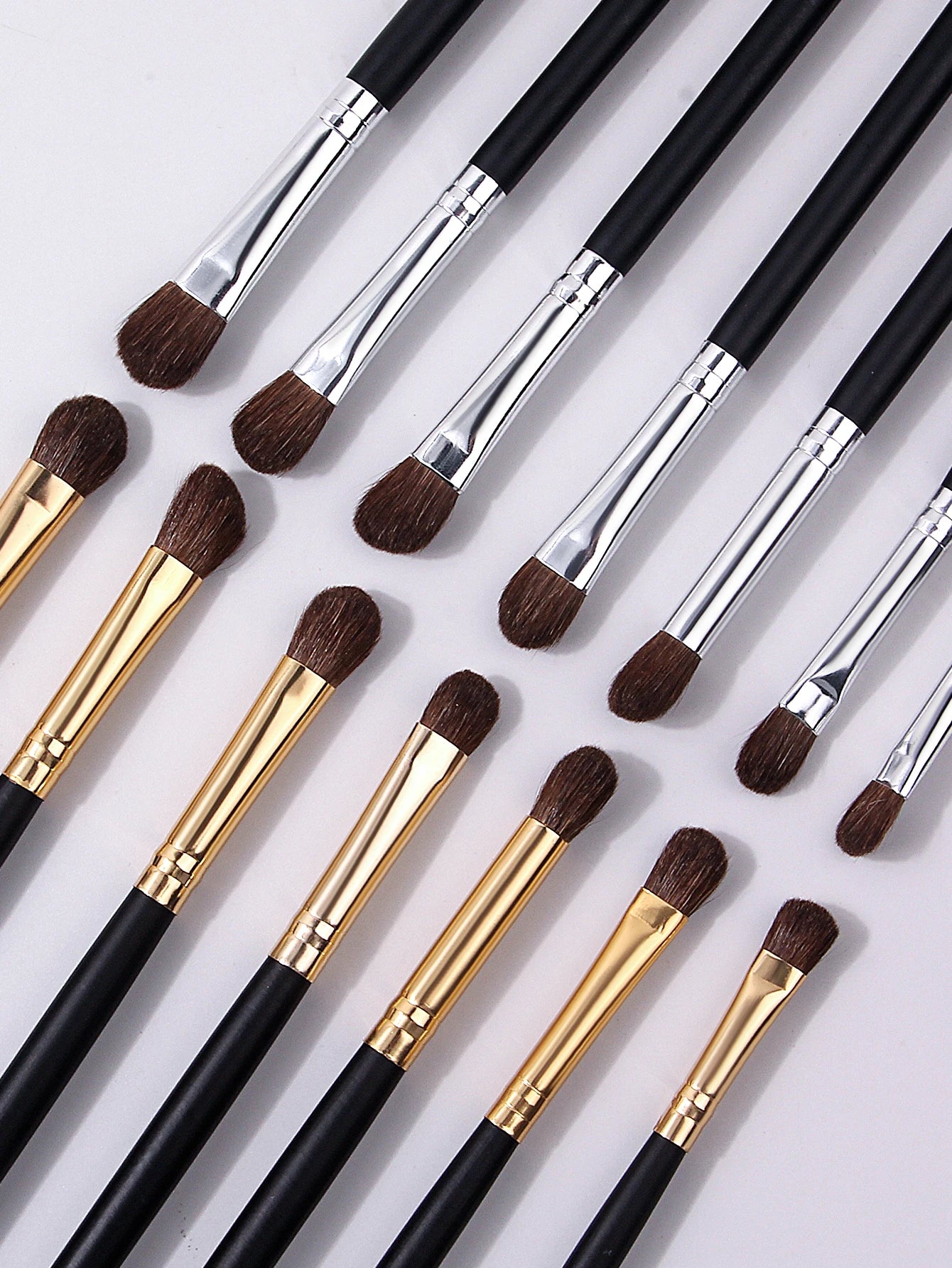 14pieces wooden-handled eye makeup brushes, eyeshadow brushes and eyebrow brushes are multi-functional beauty tools