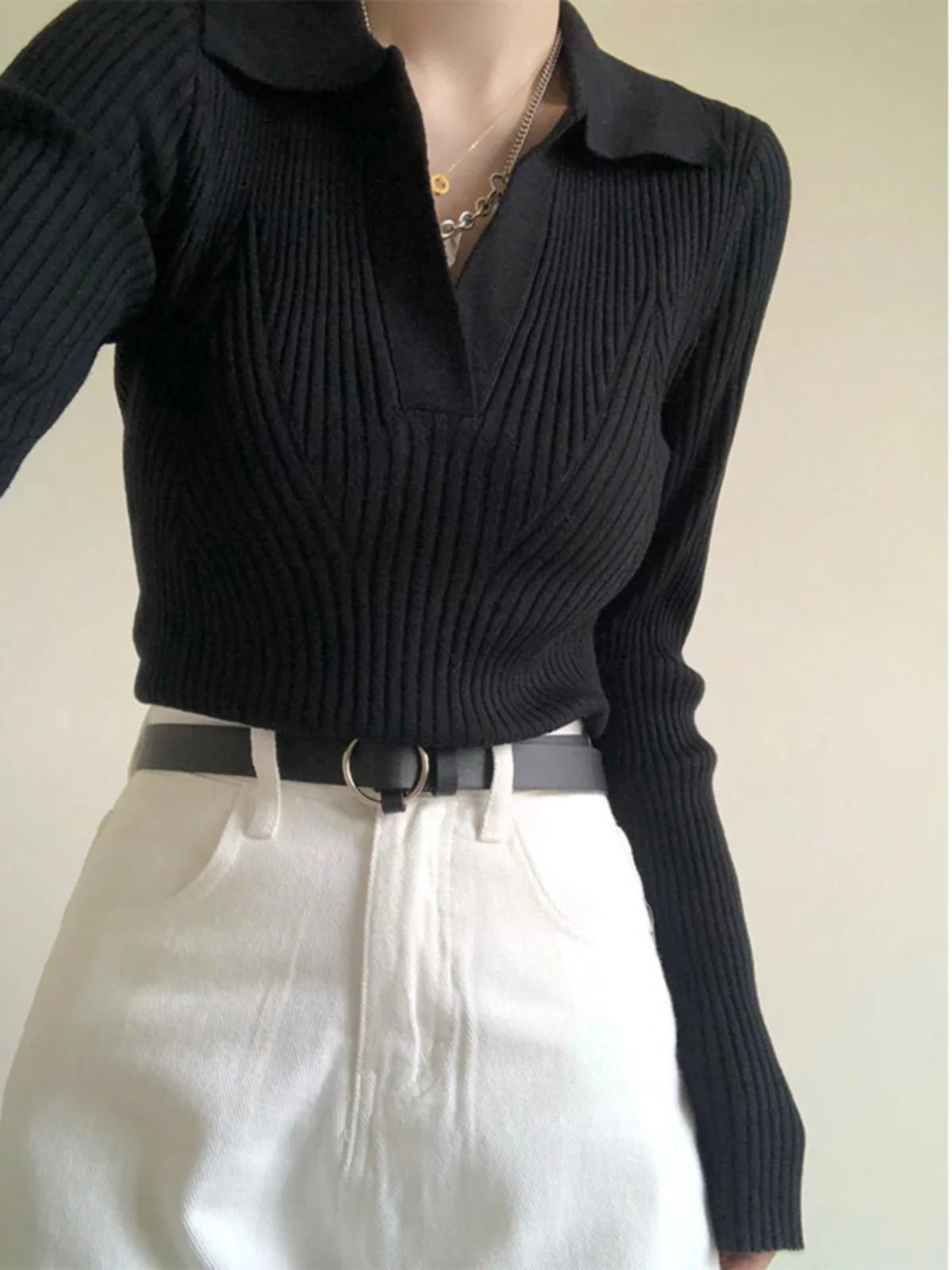 ✨ Black V-Neck Knitted Base Shirt for Women 👗 Plus Size Slim Fit Top 🌸 Early Spring & Winter Fashion ❄️ Long Sleeve Slimming Tee