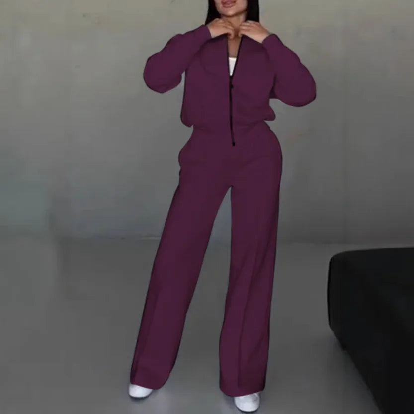 Fashion Two-Piece Women’s White Sports Suit – Loose Sports Shirt & Casual Pants Tracksuit 🤍👟