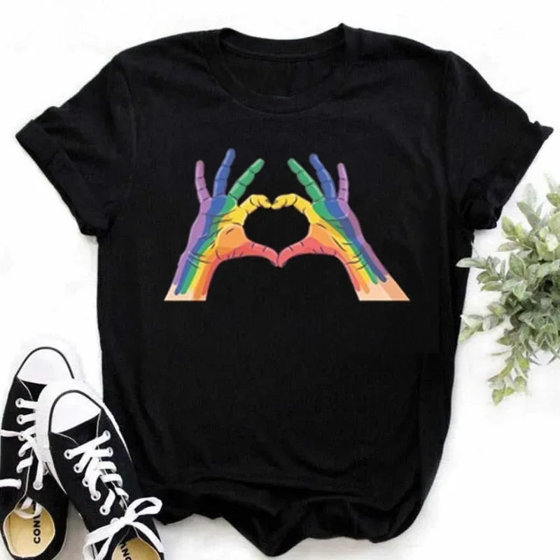 Maycaur Finger Heart Women's T-Shirt | Korean Ulzzang Graphic Tee | 90s Girl Casual Fashion Top
