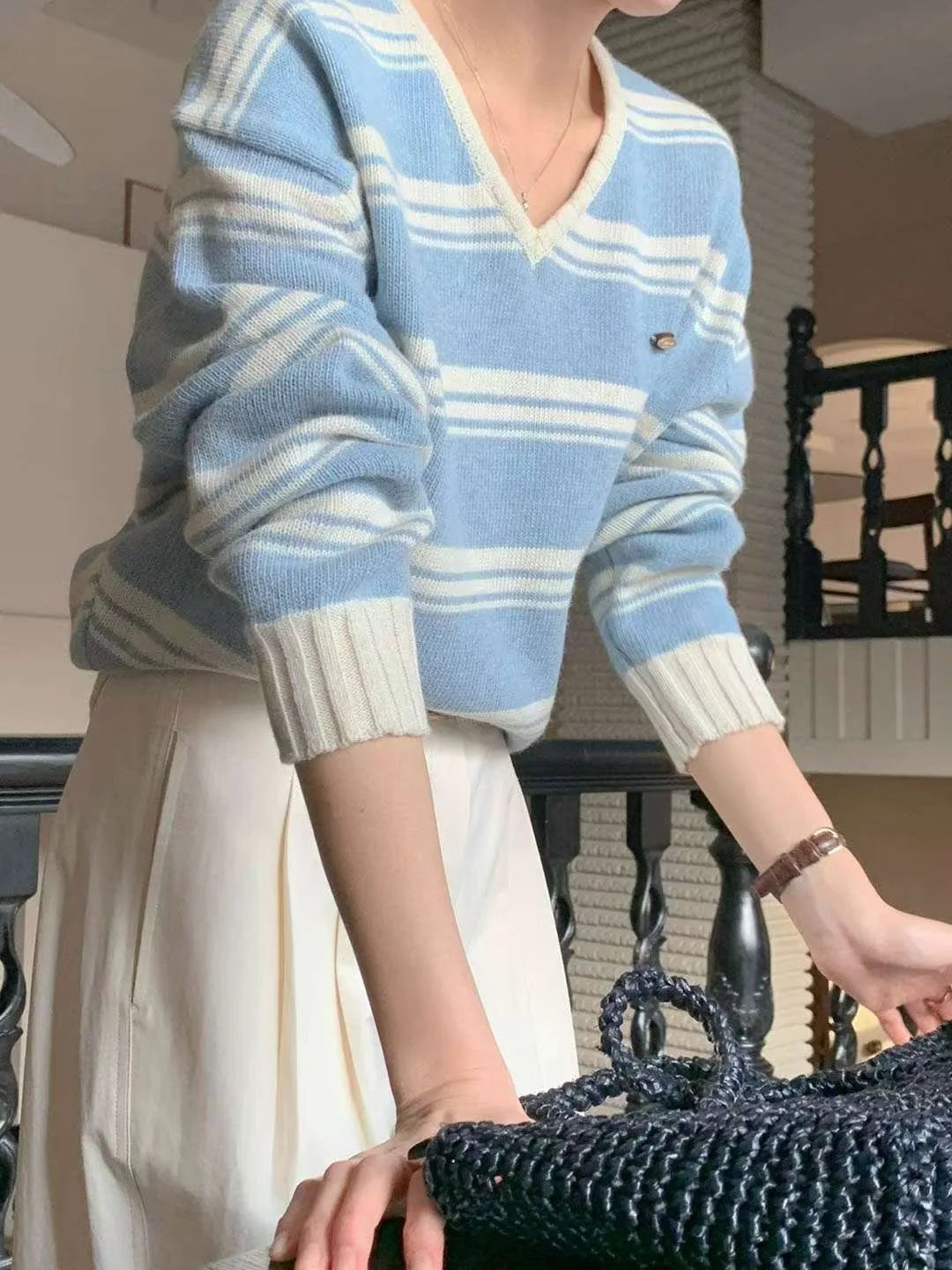 Faionable V-Ne Women's Knitted Sweater Long Sve Striped Base irt Trendy Commute Sle Regular Length Chinese Origin
