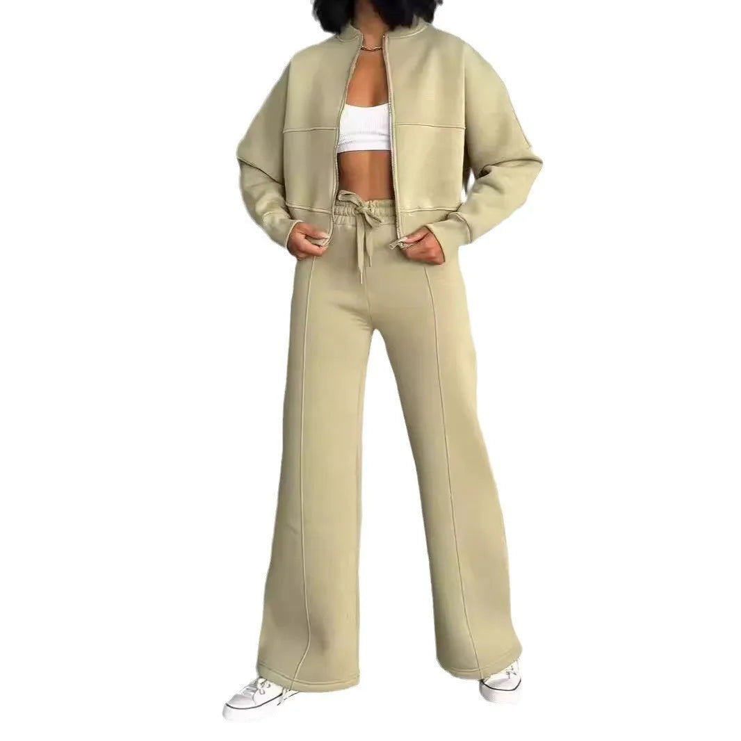 Fashion Two-Piece Women’s White Sports Suit – Loose Sports Shirt & Casual Pants Tracksuit 🤍👟