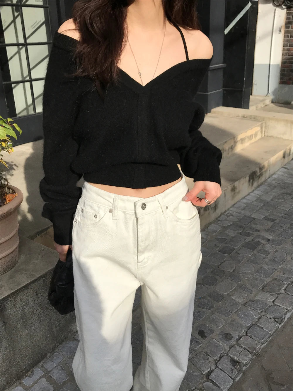 Women's Knitted V-Neck Top 👚 Chic Two-Way Wear ❄️ Hanging Shoulder Design Thickened Winter Fashion 🌟 Ladies' Knitwear