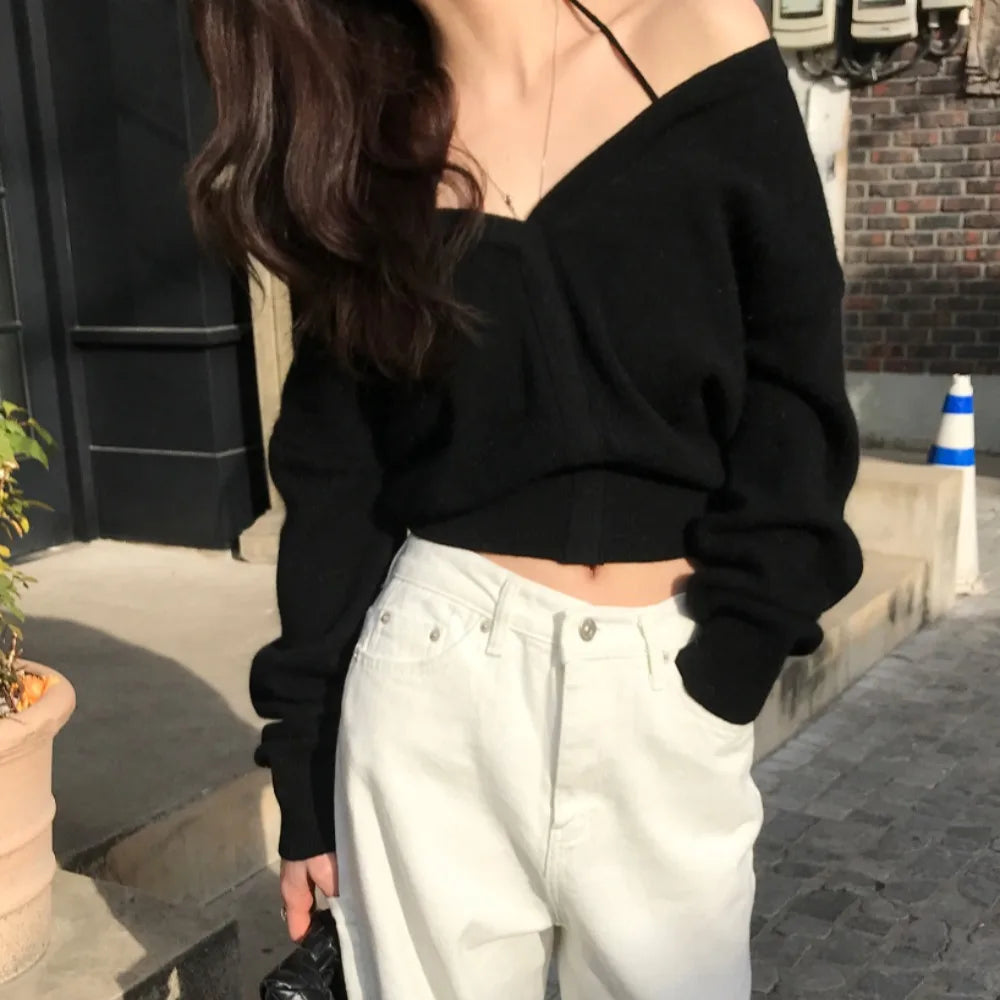 Women's Knitted V-Neck Top 👚 Chic Two-Way Wear ❄️ Hanging Shoulder Design Thickened Winter Fashion 🌟 Ladies' Knitwear