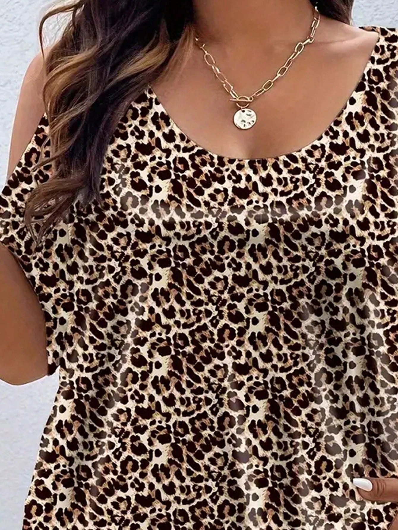 Fashion Plus Size Leopard Print Off-Shoulder Top – Short Sleeve Loose Casual Women’s Shirt 🐆✨