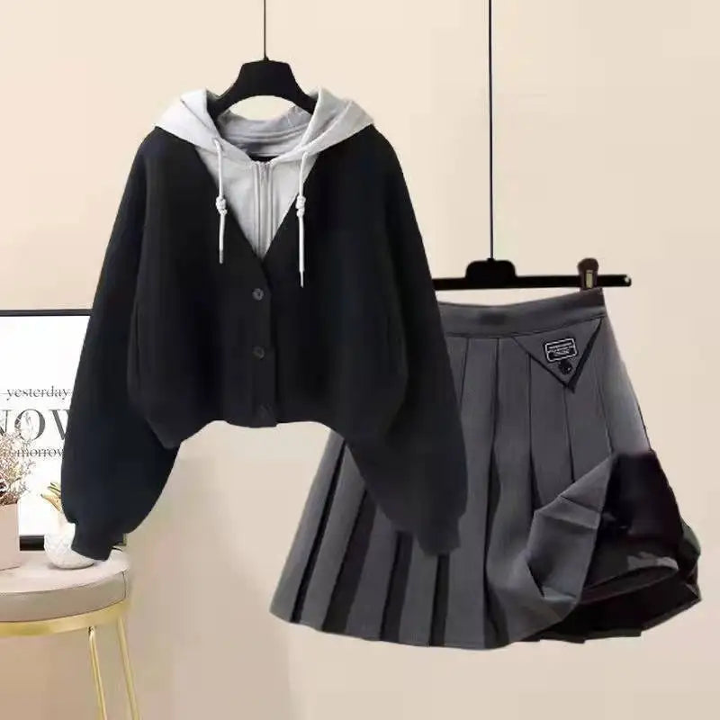 Plush Thickened Women’s Two-Piece Skirt Set – Long Sleeve Hooded Top & Mini Pleated Skirt ❄️👗