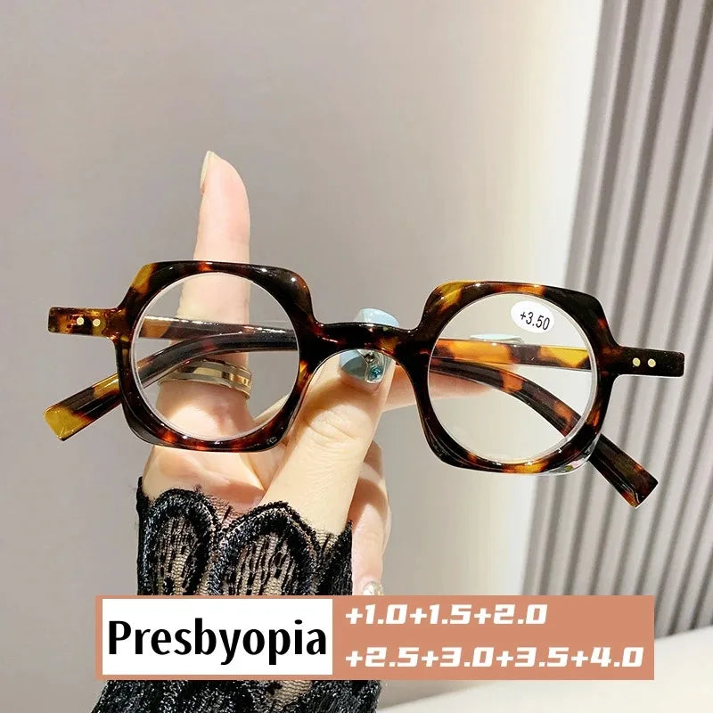 Retro Anti-Blue Light Reading Glasses – Fashionable Square Hyperopia Glasses for Men & Women
