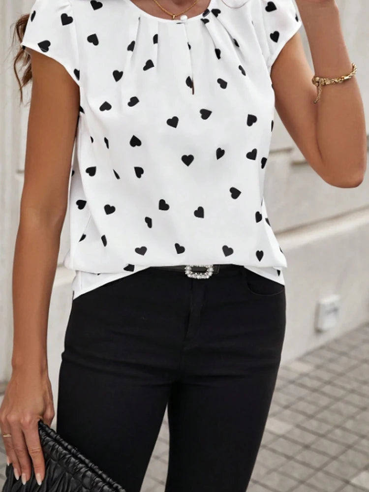 Women’s Heart-Shaped Printed Pleated Shirt – Short Sleeve Round Neck Romantic Top 💖👚