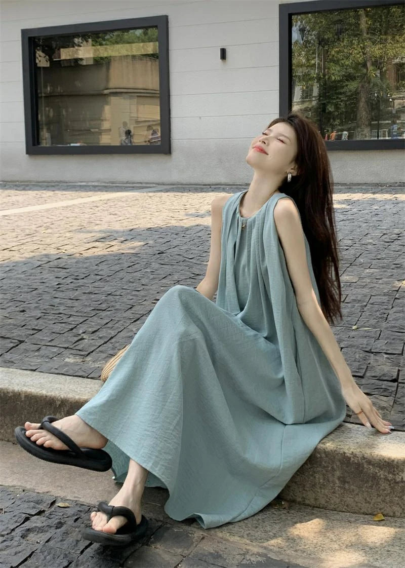 Summer Women’s Beach Vacation Dress – Sleeveless A-Line Midi Gown with Folded Skirt & Slimming Fit