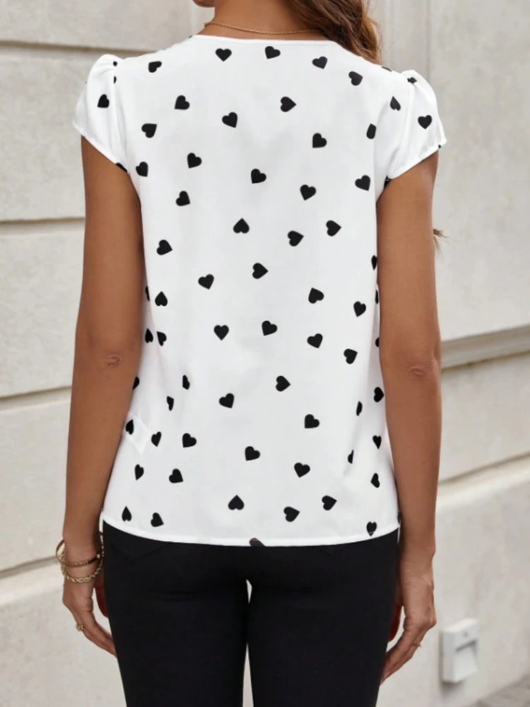 Women’s Heart-Shaped Printed Pleated Shirt – Short Sleeve Round Neck Romantic Top 💖👚