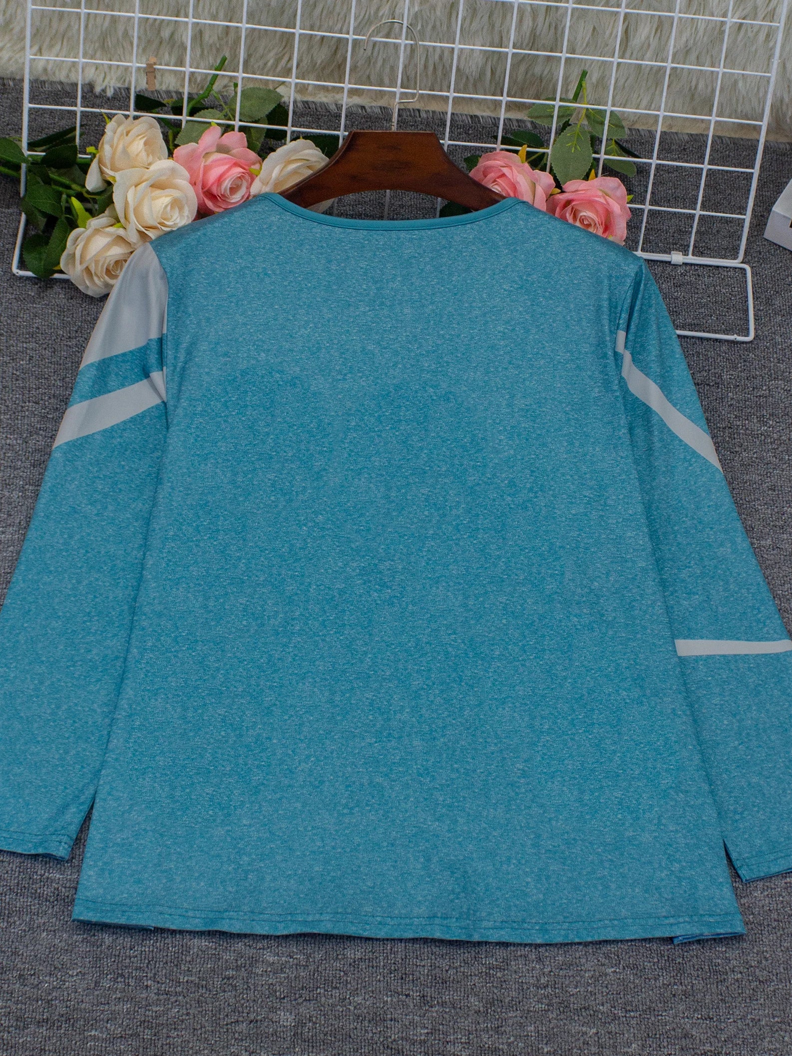 Elegant V-Neck Long Sleeve T-Shirt Women – Geometric Print Plus Size Fall Fashion Top 🍁✨