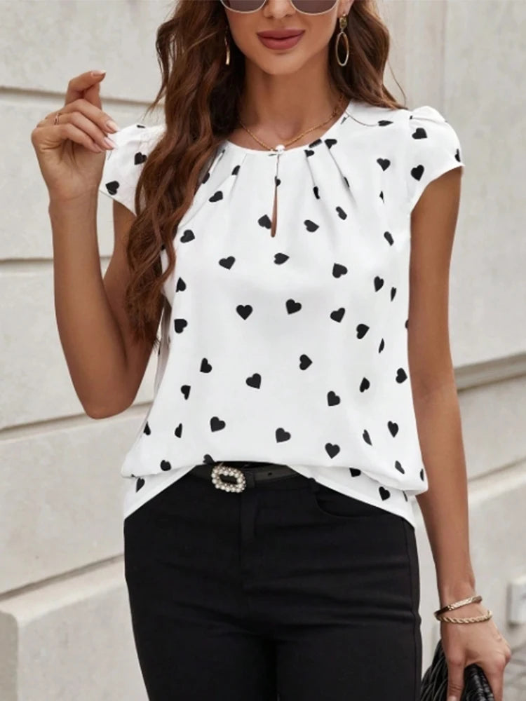 Women’s Heart-Shaped Printed Pleated Shirt – Short Sleeve Round Neck Romantic Top 💖👚