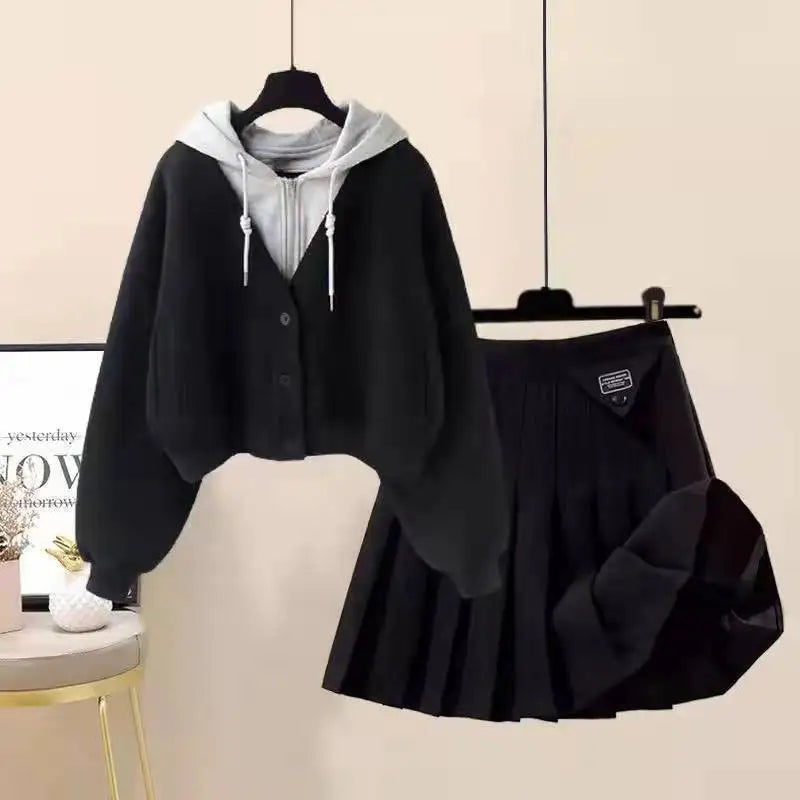 Plush Thickened Women’s Two-Piece Skirt Set – Long Sleeve Hooded Top & Mini Pleated Skirt ❄️👗