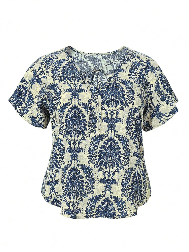 Plus Size Navy Blue Printed V-Neck Shirt – Loose Short Sleeve Casual Blouse for Women 🌿✨