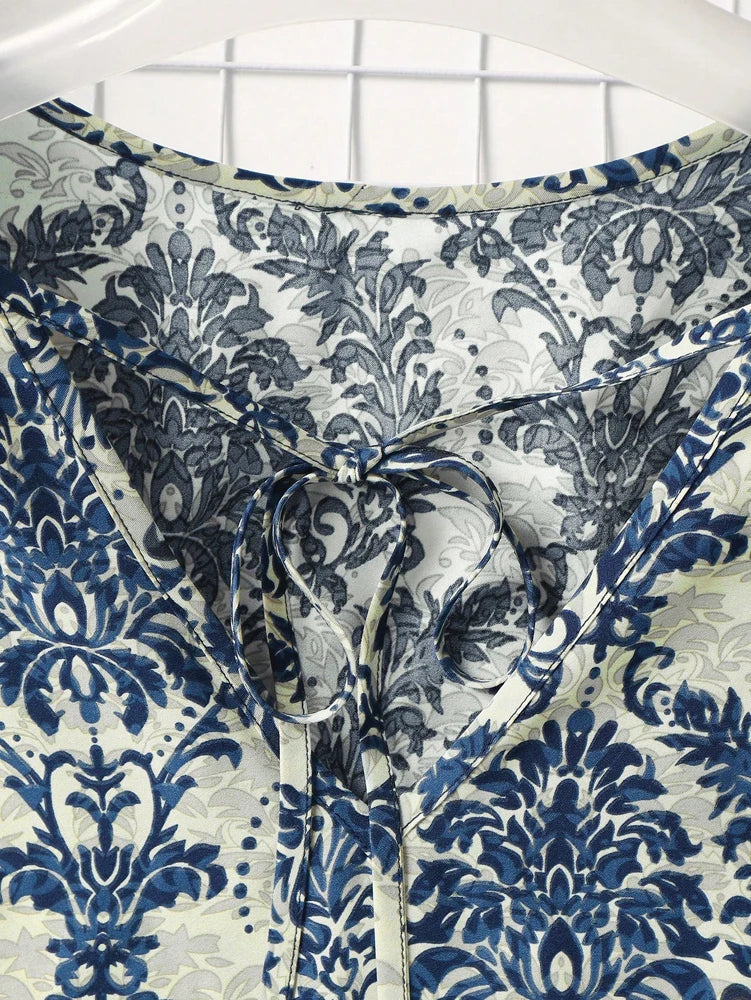 Plus Size Navy Blue Printed V-Neck Shirt – Loose Short Sleeve Casual Blouse for Women 🌿✨