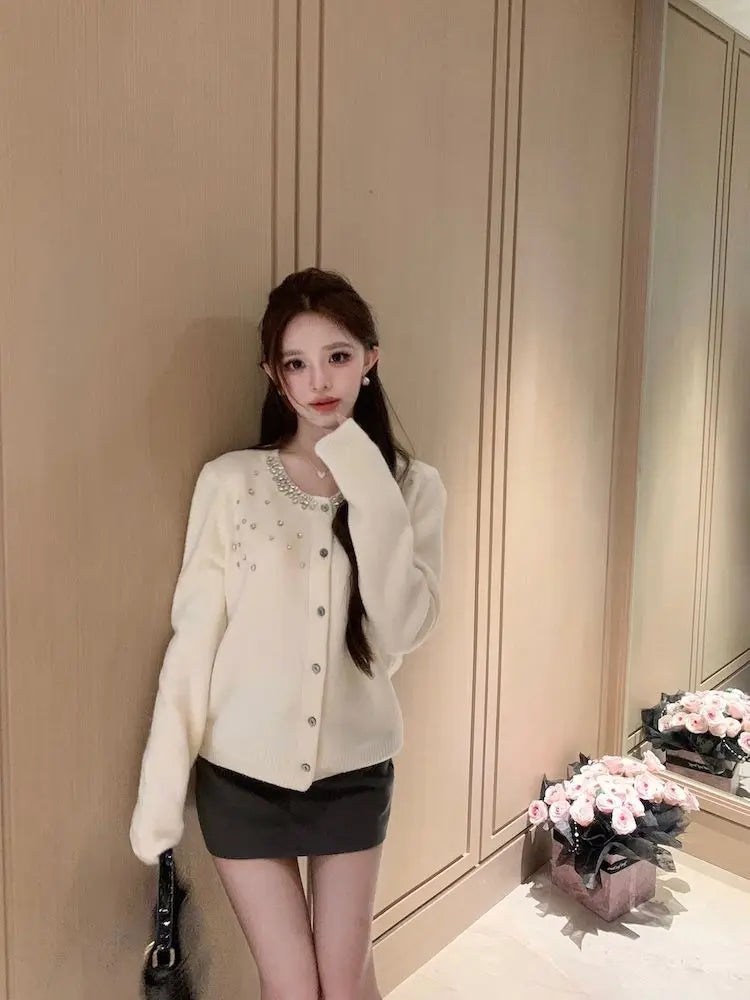 Heavy-Embroidered Diamond Women’s Sweater Cardigan – Soft Cozy Round Neck High-End Outerwear