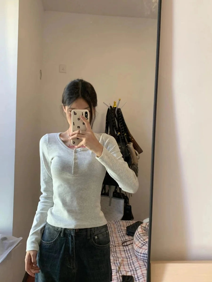 American Style Short Fit Women’s Long Sleeve U-Neck Tight Body Short-Length T-Shirt – Sexy Autumn Top