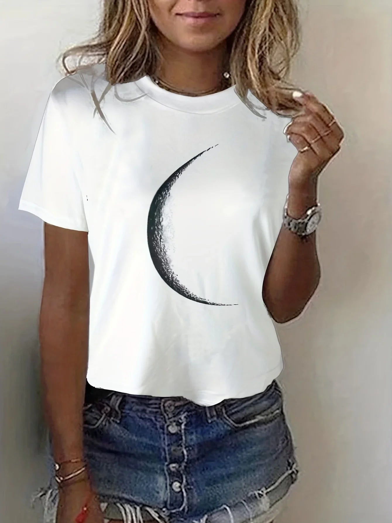 Moon Print Crew Neck T-Shirt – Casual Short Sleeve Top for Women | Spring & Summer Fashion