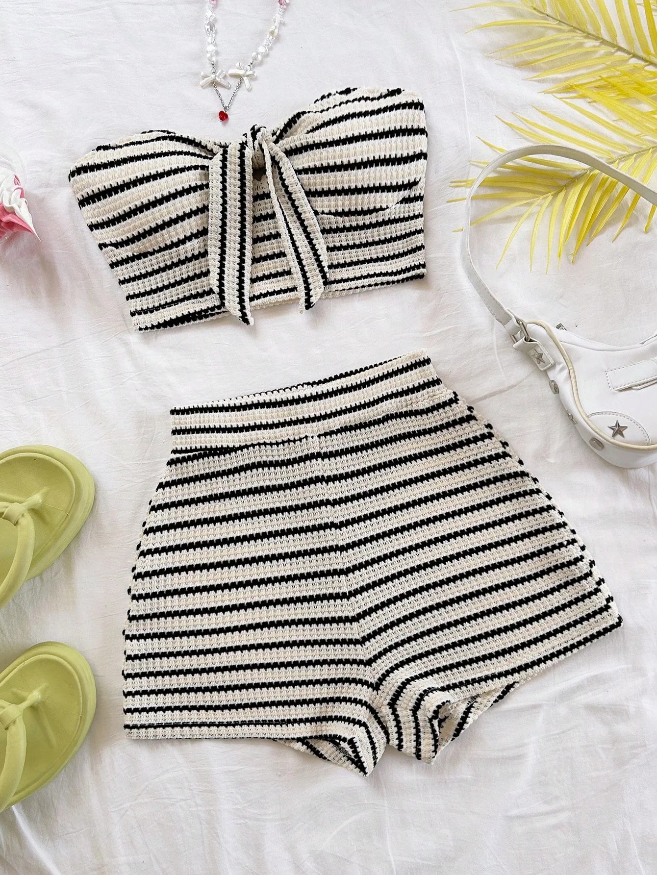 Women’s Elegant 2-Piece Striped Set – Butterfly Detail Top & High-Waisted Shorts 🌸✨