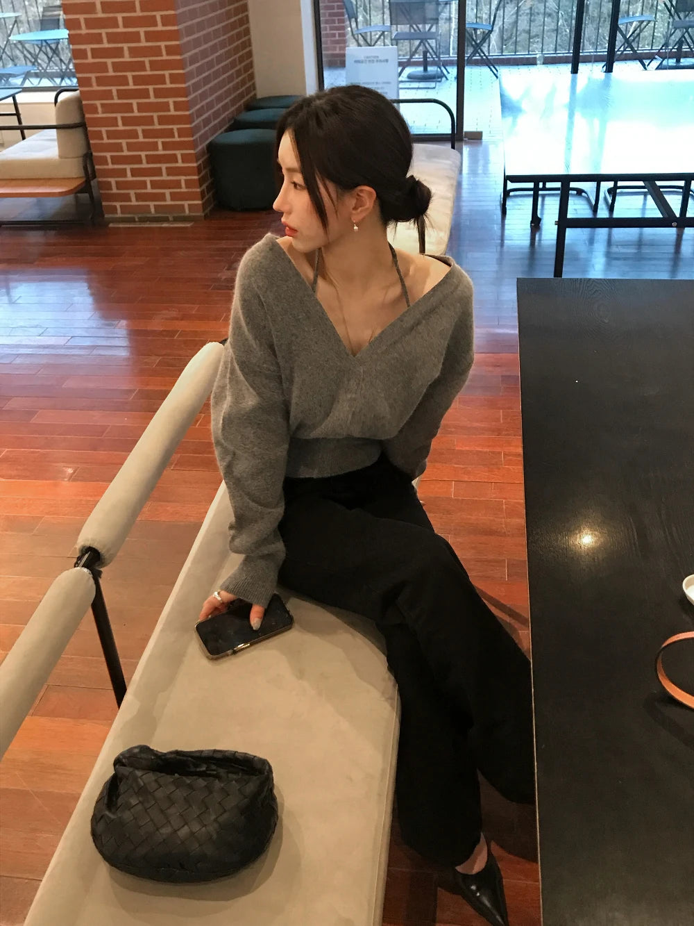 Women's Knitted V-Neck Top 👚 Chic Two-Way Wear ❄️ Hanging Shoulder Design Thickened Winter Fashion 🌟 Ladies' Knitwear