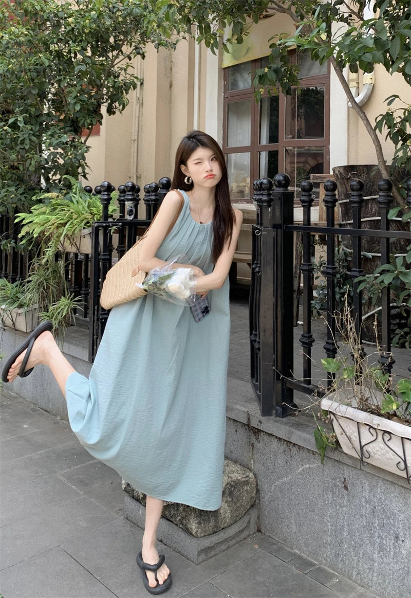 Summer Women’s Beach Vacation Dress – Sleeveless A-Line Midi Gown with Folded Skirt & Slimming Fit