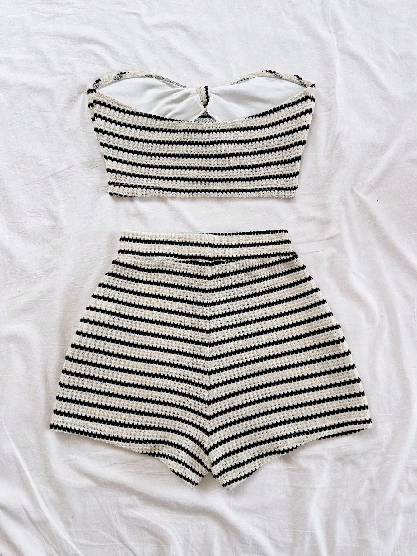 Women’s Elegant 2-Piece Striped Set – Butterfly Detail Top & High-Waisted Shorts 🌸✨