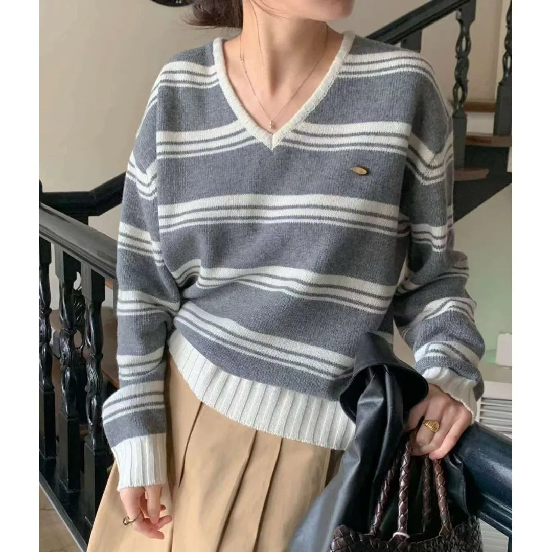 Fashionable V-Neck Women’s Knitted Sweater – Long Sleeve Striped Base Layer | Trendy Commute Sweater, Regular Length, Chinese Origin