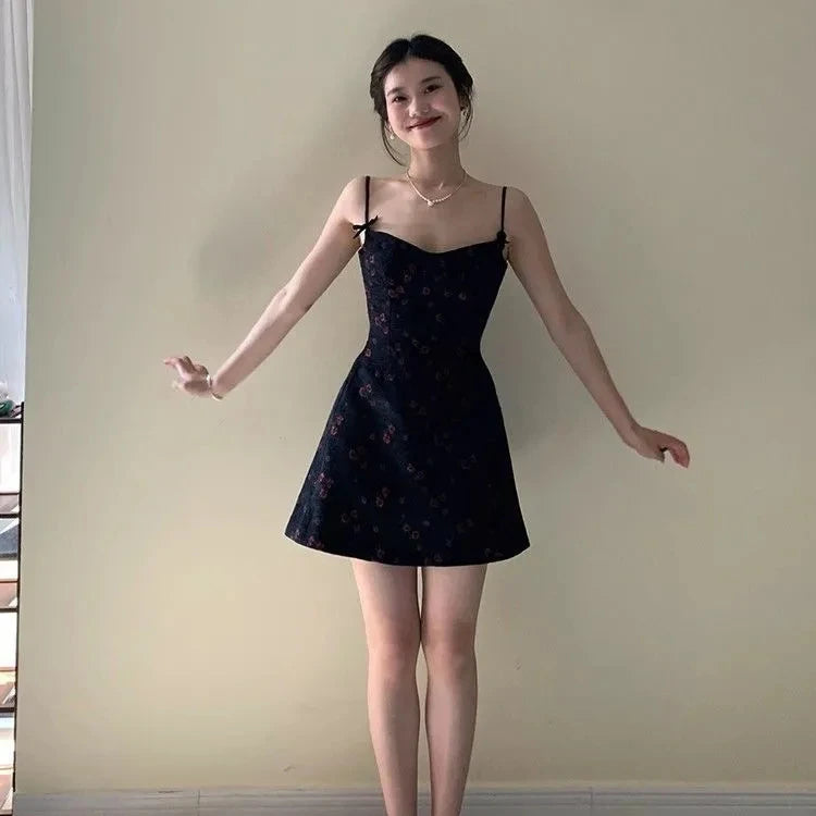 2025 New Korean Style Slimming Floral Print Tiered Dress – A-Line Skirt with Waist-Cinching Design | Trendy Women’s Dress