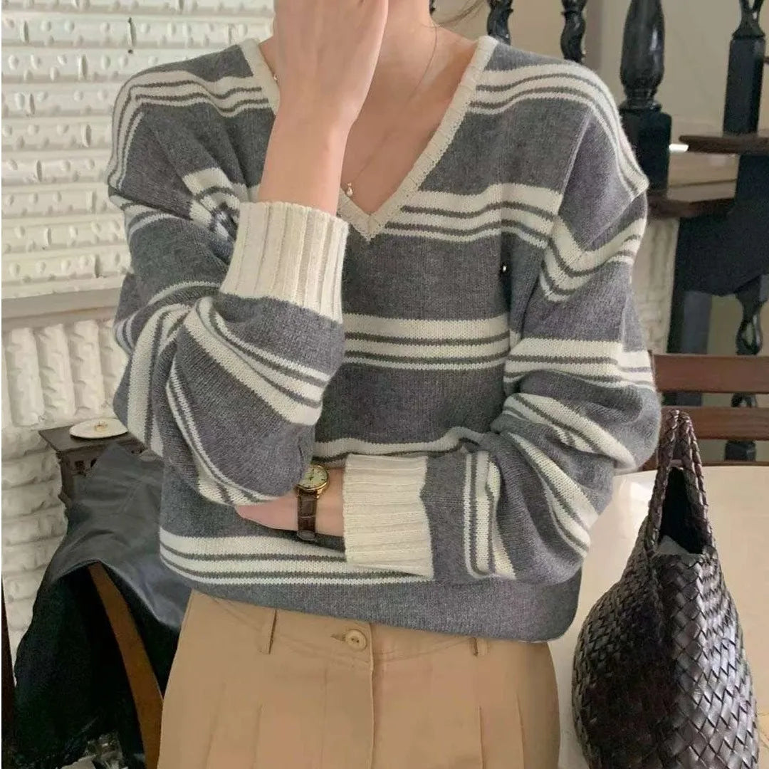 Fashionable V-Neck Women’s Knitted Sweater – Long Sleeve Striped Base Layer | Trendy Commute Sweater, Regular Length, Chinese Origin