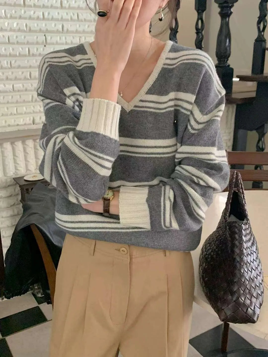 Faionable V-Ne Women's Knitted Sweater Long Sve Striped Base irt Trendy Commute Sle Regular Length Chinese Origin