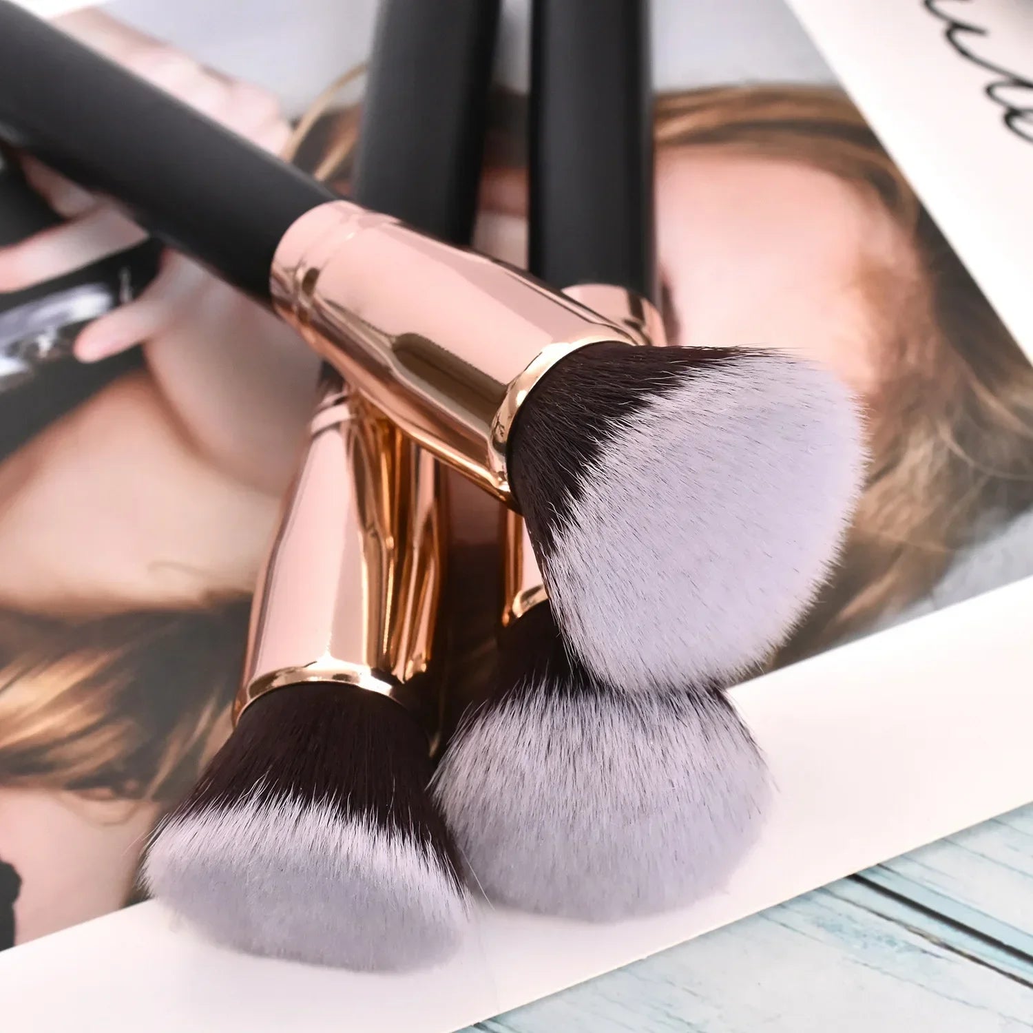 Professional Makeup Brush – Foundation, Loose Powder, Concealer, Blending & Blush Cosmetic Beauty Tool