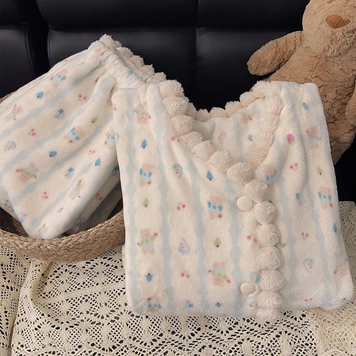 Women’s Coral Fleece Pajamas – Thickened Flannel Autumn Winter Long Sleeve Sleepwear Set ❄️🛌🌸