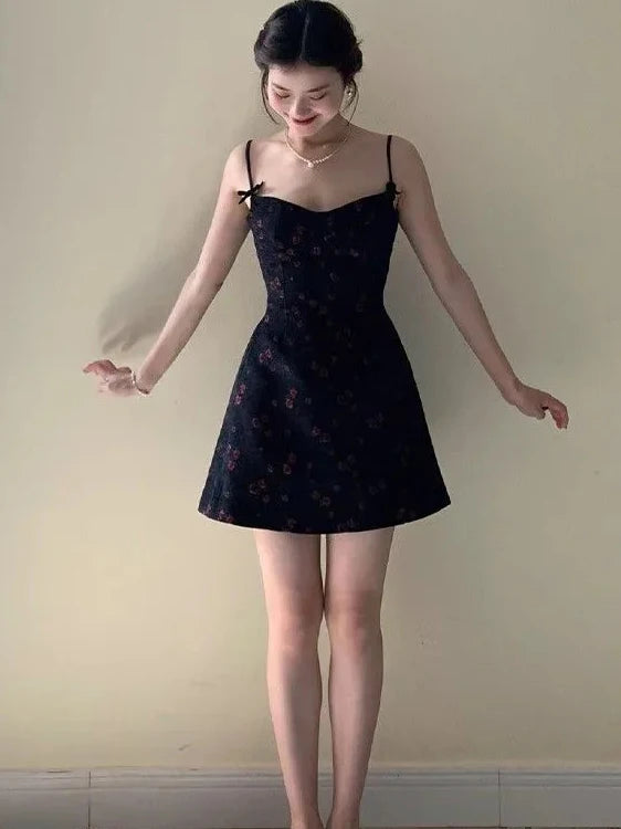 2025 New Korean Style Slimming Floral Print Tiered Dress – A-Line Skirt with Waist-Cinching Design | Trendy Women’s Dress