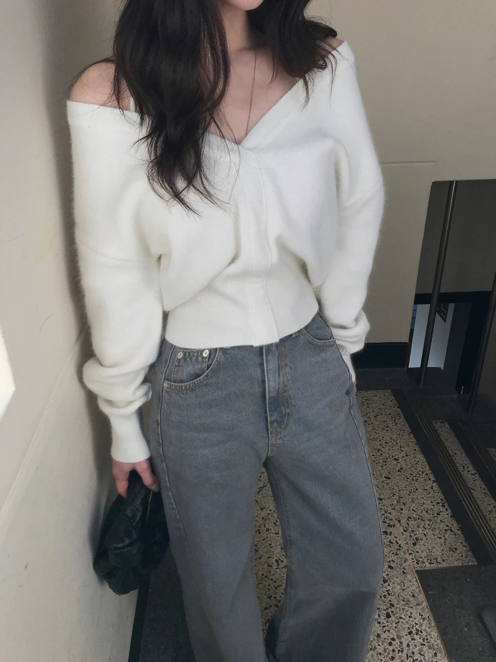 Women's Knitted V-Neck Top 👚 Chic Two-Way Wear ❄️ Hanging Shoulder Design Thickened Winter Fashion 🌟 Ladies' Knitwear
