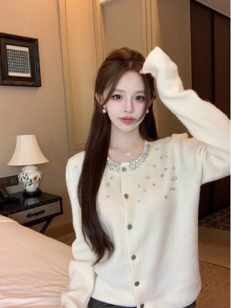 Heavy-Embroidered Diamond Women’s Sweater Cardigan – Soft Cozy Round Neck High-End Outerwear