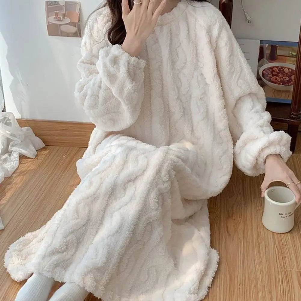 Women's Winter Flannel Nightgown – Long Sleeve Thickened Warm Sleepwear with Double Pockets, Loose Solid Jacquard Nightdress